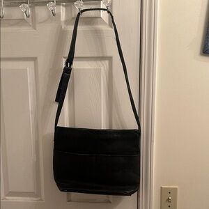 Le Donne Black Leather Shoulder Bag